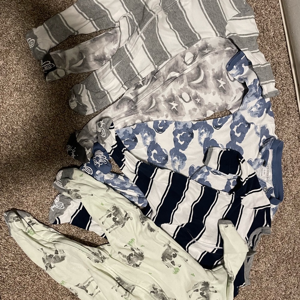 5 Burt’s Bees Baby Sleepers